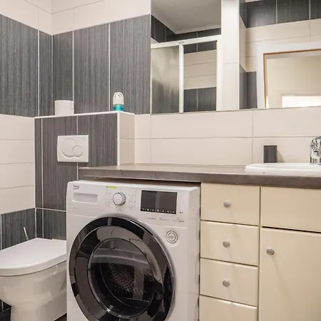 Jelka- Center Of 흐바르