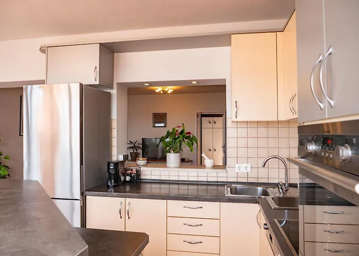 Jelka- Center Of Apartment Hvar Town