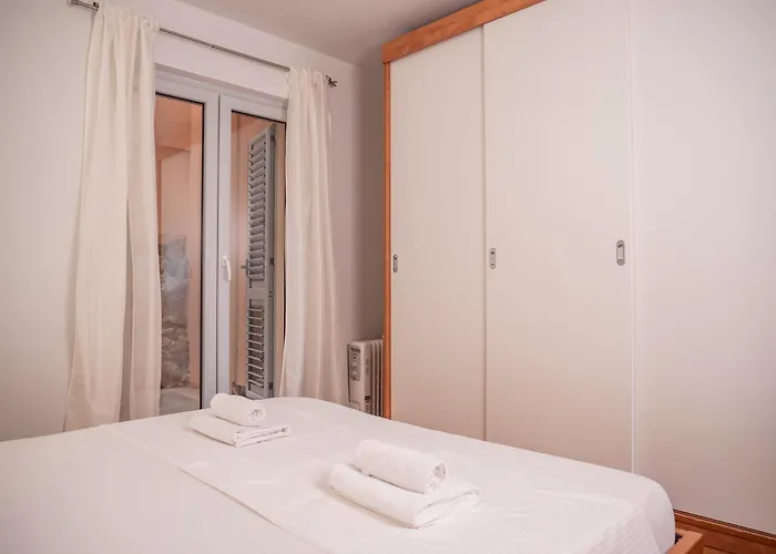 Jelka- Center Of Apartment Hvar Town