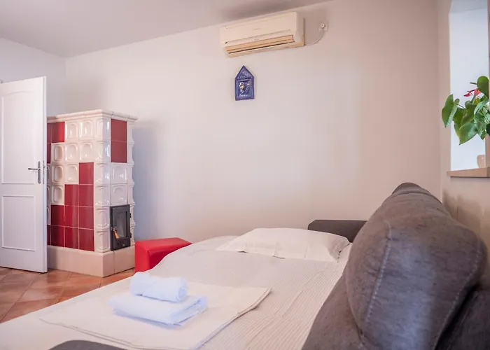 Jelka- Center Of Apartment Hvar Town