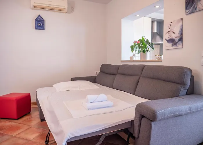 Jelka- Center Of * Хвар